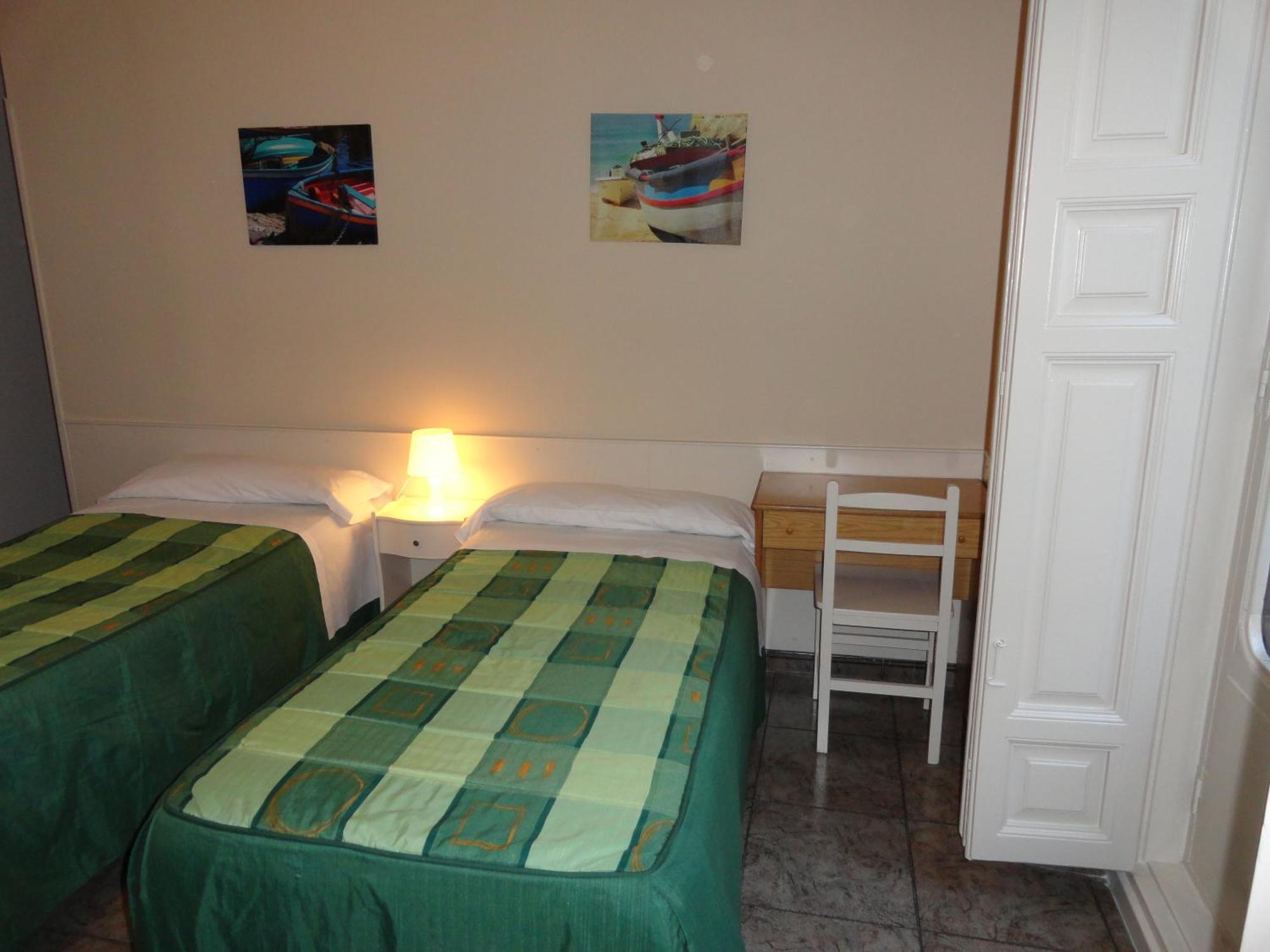 Hostal Alistana Madrid Buitenkant foto