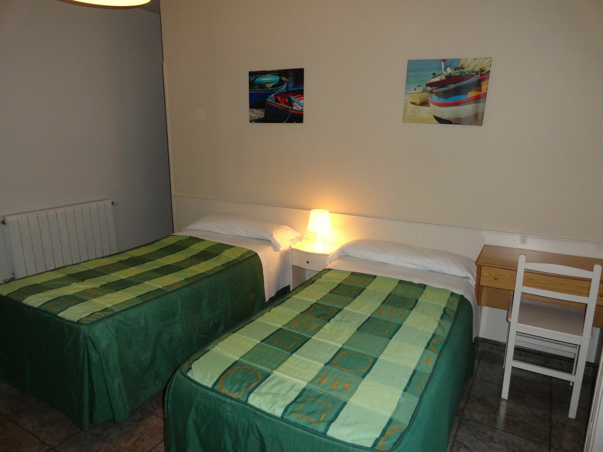 Hostal Alistana Madrid Buitenkant foto