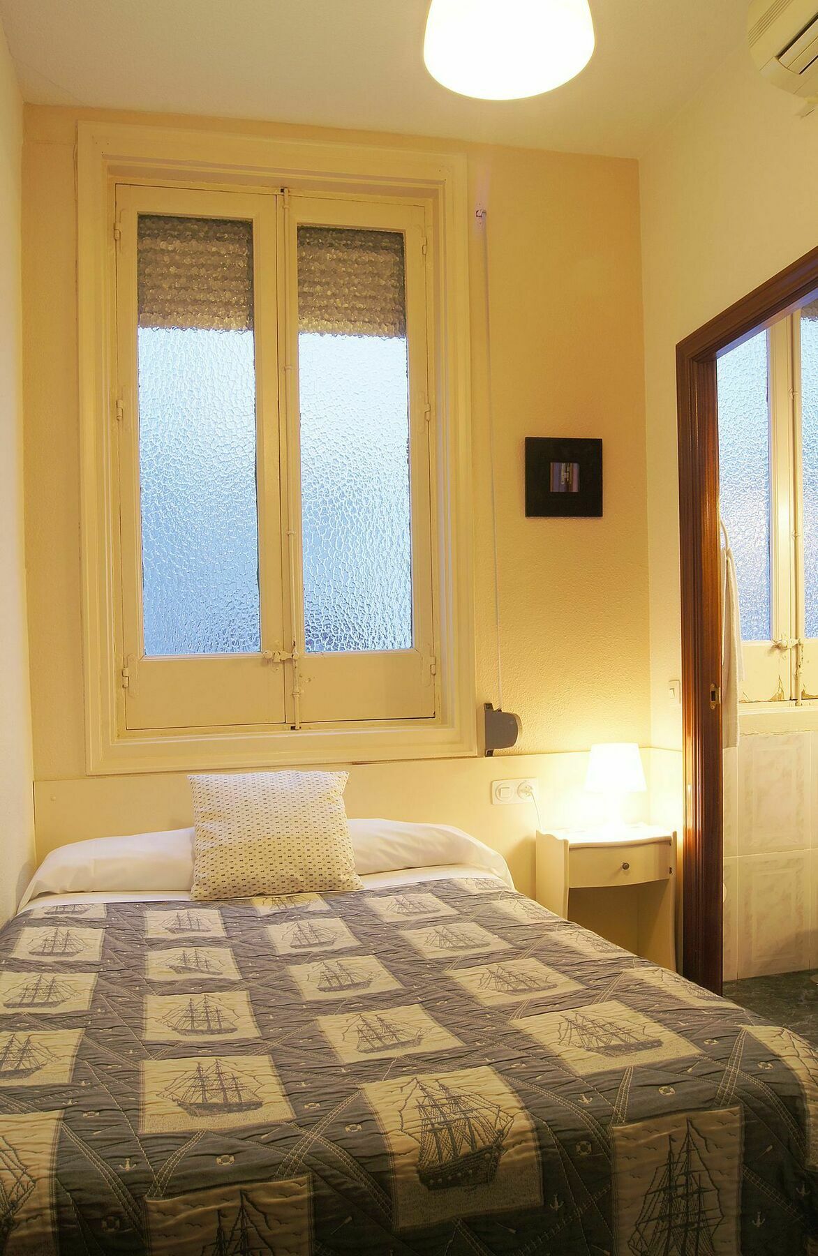 Hostal Alistana Madrid Buitenkant foto