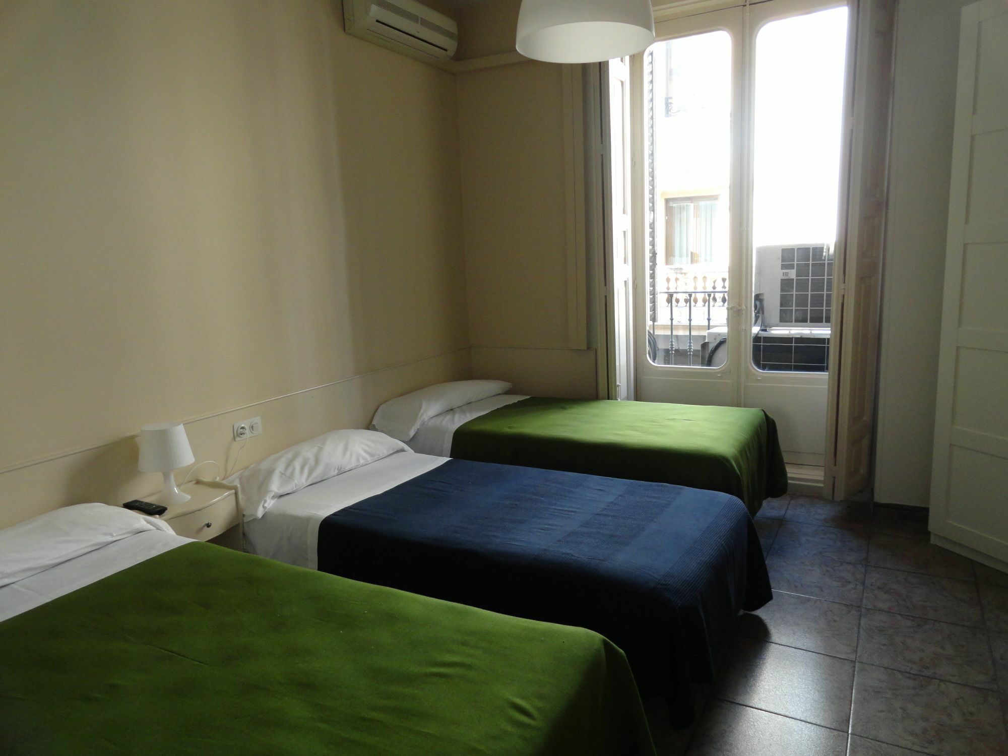 Hostal Alistana Madrid Buitenkant foto