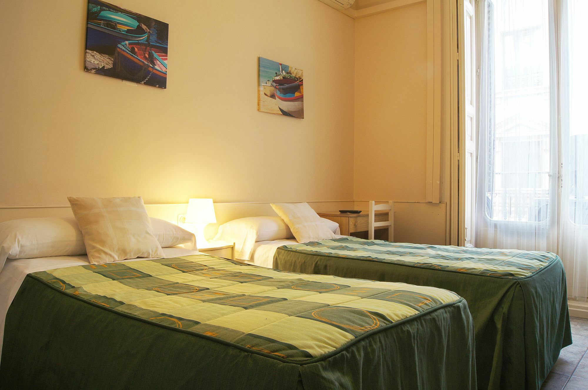 Hostal Alistana Madrid Buitenkant foto